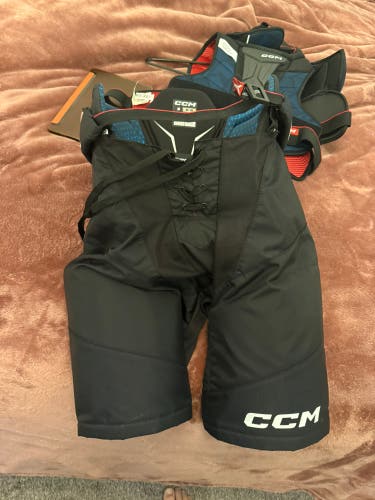Men's Senior Medium CCM JetSpeed + Hockey Pants (Used)