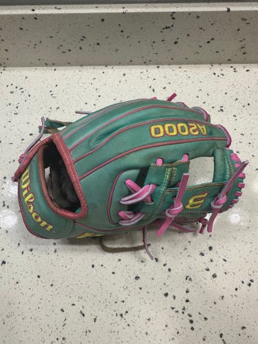 Wilson A2000 RH Infield Baseball Glove 11.5" (Used)