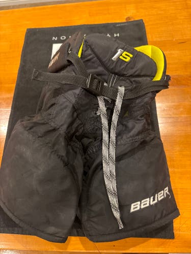 Youth Medium Bauer Supreme 1S Hockey Pants (Used)