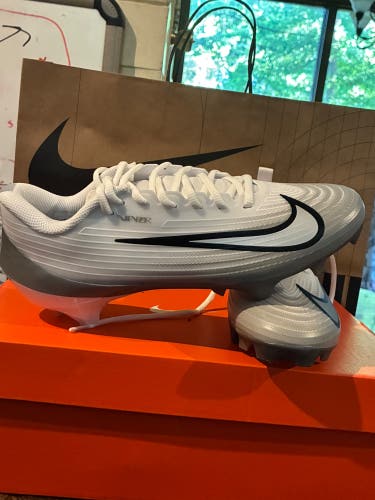 Men's 7Y (Big Kids / Youth) Nike Vapor Edge Elite 360 2 Low Top Molded Cleats (New)
