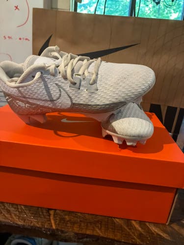 Men's 4.5Y (Big Kids / Youth) Nike Vapor Edge Elite 360 2 Low Top Molded Cleats (New)