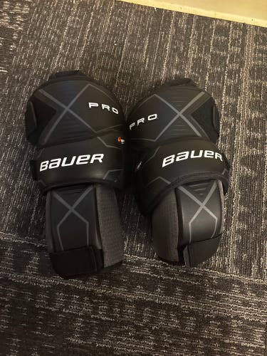 Bauer Pro knee pads