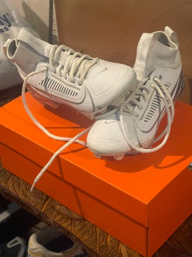 Men's 4.5Y (Big Kids / Youth) Nike Alpha Menace Elite 3 Molded Cleats (Used)