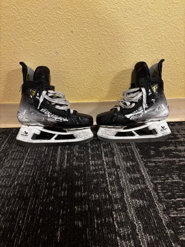 Bauer Vapor Hyperlite 2 Skates Size 4.5