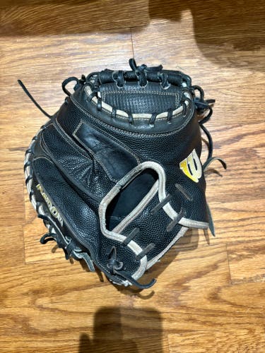Wilson A2000 RH Catcher's Glove 33.5" (Used)