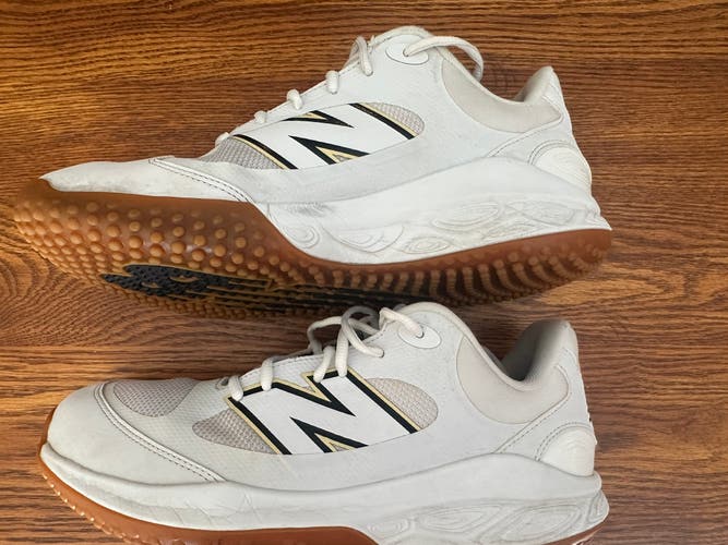 White Men's Size M 10.0 (W 11.0) Adult New Balance 3000v4 Turf Shoes (Used)