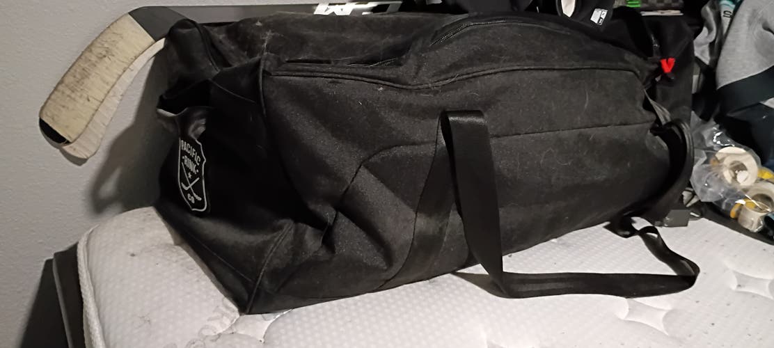Pacific rink player bag senior size