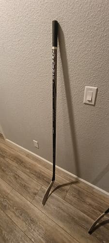 Senior Bauer Twitch Right Handed Hockey Stick P92 70 Flex