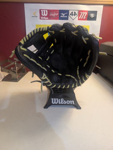 Infield RH Wilson A2000 Baseball Glove 11.5" (Used)