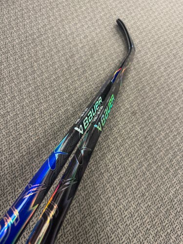 2-Pack Intermediate Bauer Vapor Flylite Right Handed Hockey Stick P28 55 Flex (New)