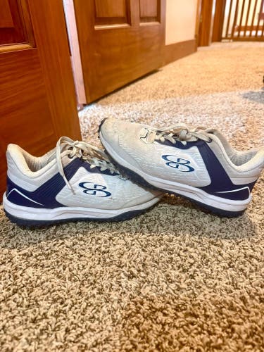 Blue Unisex 5Y (Big Kids / Youth) Youth Boombah Shoes (Used)
