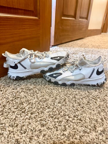 Unisex 6Y (Big Kids / Youth) Youth Nike Shoes (Used)