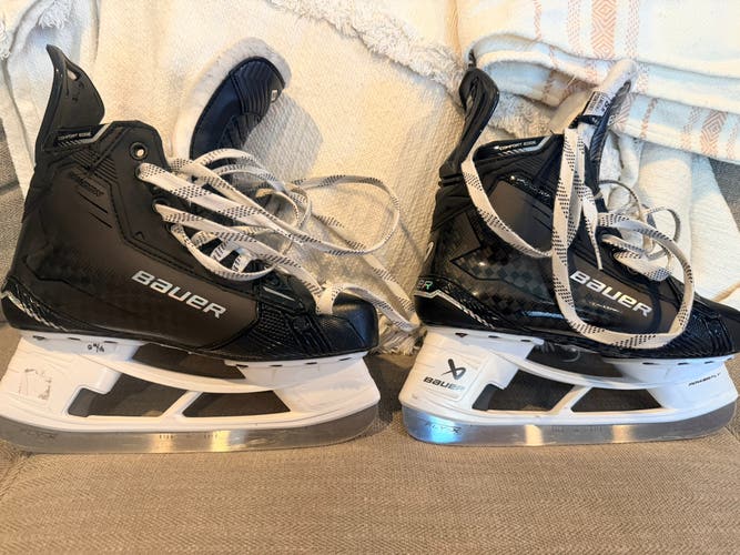 Black 2024 Bauer Supreme Shadow Hockey Skates Size 5.5 (New)