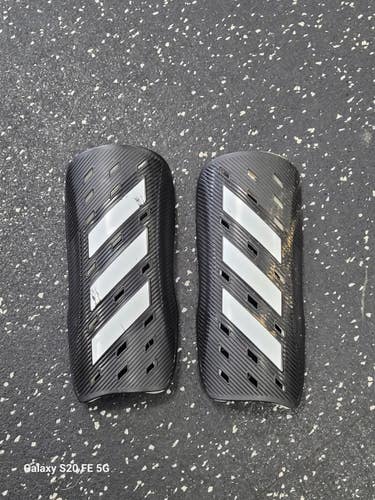 Used Adidas PREDATOR Soccer Shin Guards Adult Black SM 11849-S000042134