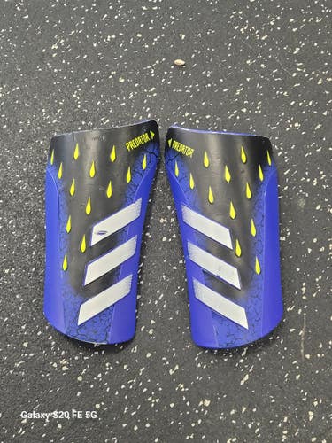 Used Adidas PREDATOR Soccer Shin Guards Adult Black SM 11849-S000042133