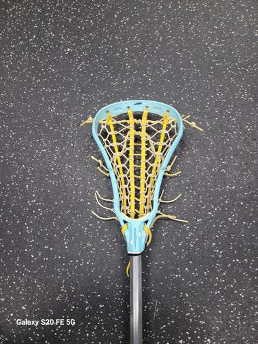 Used DeBeer ALUMINIUM GIRLS LAX STICK Wmn Atk/Mid Complete Stick Royal Blue 11849-S000042092