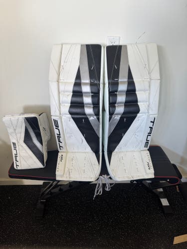 33" True Catalyst Px5 Goalie Leg Pads with Blocker