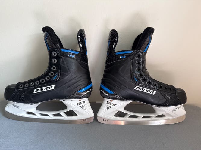 Black 2016 Bauer Nexus 1N Hockey Skates Regular Width Pro Stock 8 (Used)