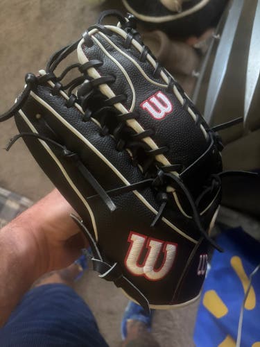 Wilson A2000 LH Outfield Baseball Glove 12.75" (New)