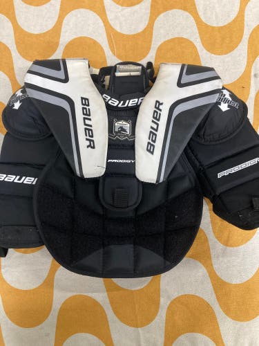 Youth Small / Medium Bauer Prodigy Goalie Chest Protector (Used)