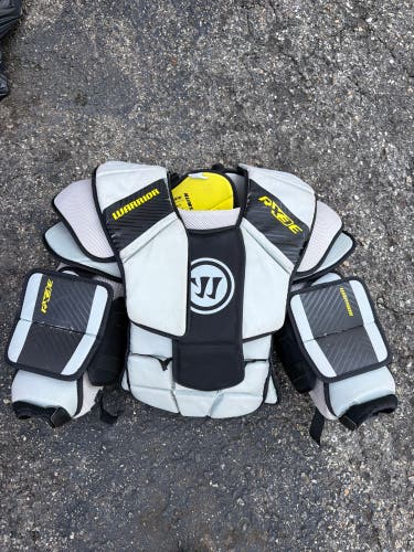 Senior Small Warrior Ritual RX3 E Goalie Chest Protector (Used)