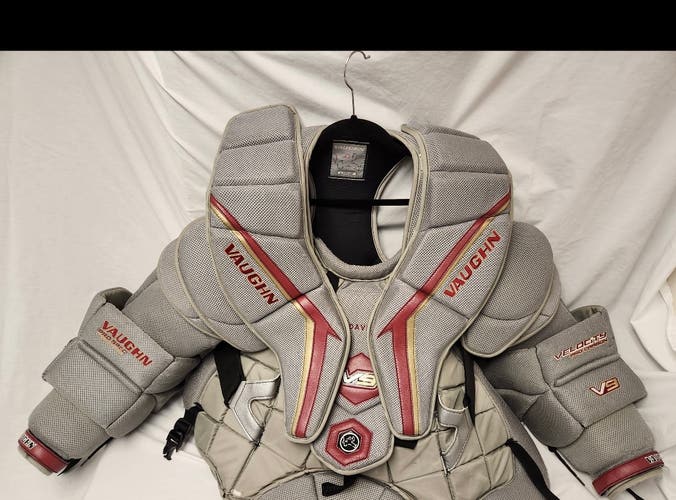 Large Vaughn Velocity V9 Goalie Chest Protector Pro Stock (Used)