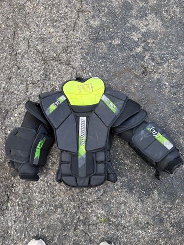 Intermediate Medium Warrior Ritual X4 E Goalie Chest Protector (Used)