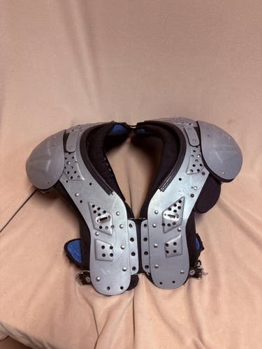 Extra Large Adult Schutt XV FLEX Shoulder Pads (Used)