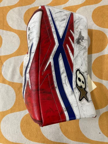 Red Intermediate Brian's Subzero 7.0 Goalie Gloves & Blockers Regular (Used)