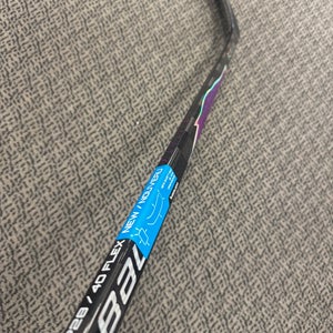 Junior Purple Bauer Vapor Flylite Right Handed Hockey Stick P28 40 Flex (New)