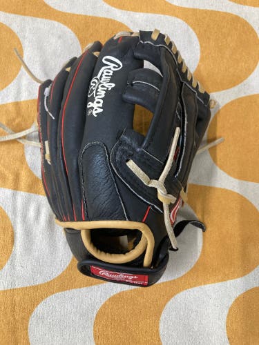 Black Rawlings Highlight Series RH Baseball Glove 11.5" (Used)