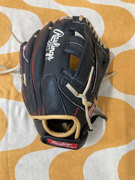 Black Rawlings Highlight Series RH Baseball Glove 11.5" (Used)