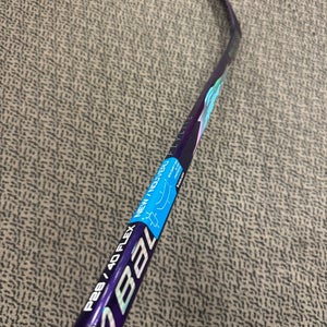 Junior Purple/teal Bauer Vapor Flylite Right Handed Hockey Stick P28 40 Flex (New)
