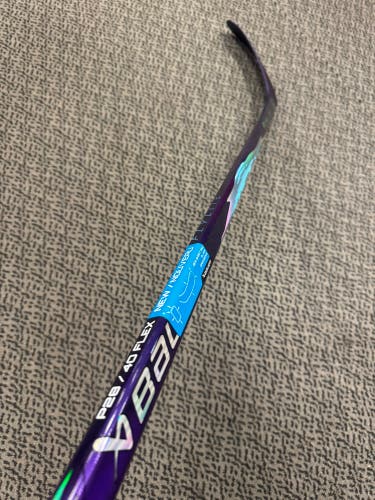 Junior Purple/teal Bauer Vapor Flylite Right Handed Hockey Stick P28 40 Flex (New)