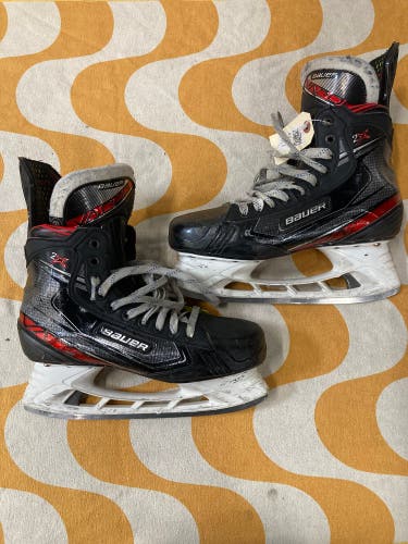 Senior Bauer Vapor 2X Hockey Skates Regular Width 8.5 (Used)