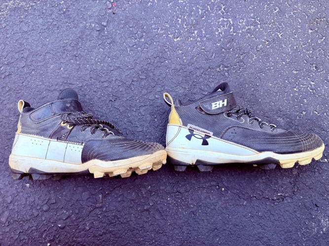 Black Kid's 4.5Y (Big Kids / Youth) Youth Under Armour Bryce harper High Top Molded Cleats (Used)