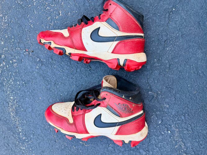 Red Kid's 6Y (Big Kids / Youth) Youth Nike Air Jordan High Top Molded Cleats (Used)