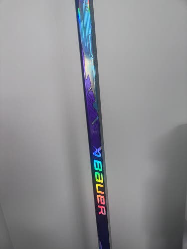 Senior Bauer Vapor Flylite Left Hand Hockey Stick P28 77 Flex (New)
