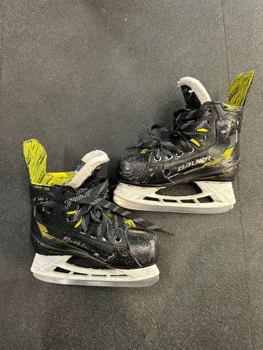 Youth Bauer Supreme M4 Hockey Skates | Size Y12.5