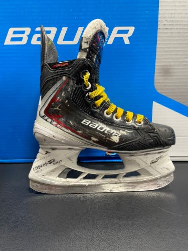 Bauer Vapor Fly40 Size 1 D Skates (Used)