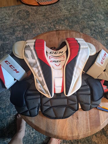 Junior Small CCM EFlex 5.5 Goalie Chest Protector (Briefly Used)