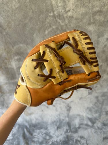 Brown Adult Easton X series RH Infield Baseball Glove 11.5" (Used)