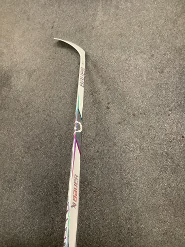 Senior Bauer Proto2 Right Handed Hockey Stick P92 77 Flex (New)