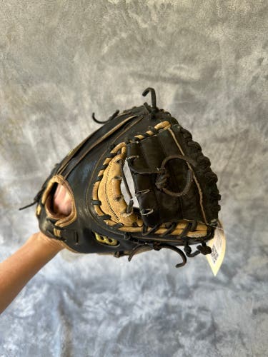 Black Wilson A2000 RH Catcher's Baseball Glove 32" (Used)