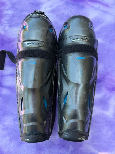 Junior Bauer Shin Pads 12" (Used)
