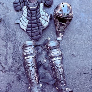 Black/Gray Catcher's Set (Used)