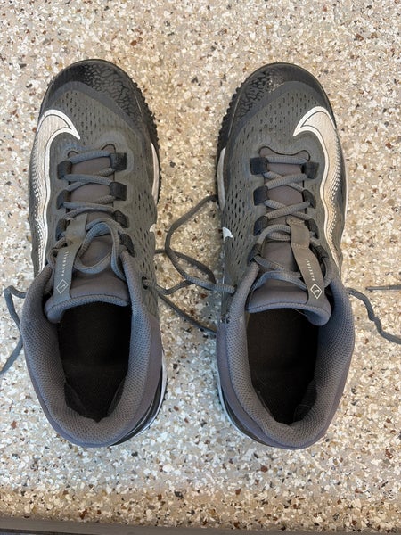 Gray Men's Size M 10.5 (W 11.5) Youth Nike Huarache Turf Shoes (Used)