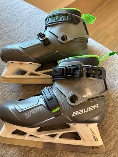 Bauer Konekt HF2 Hockey Goalie Skates Regular Width Size 3 (Used)