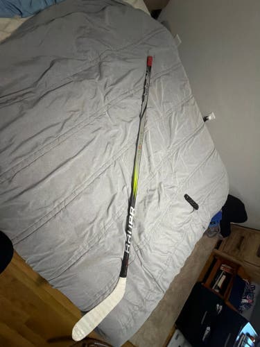Intermediate Bauer Vapor Hyperlite 2 Right Handed Hockey Stick P28 55 Flex (Used)
