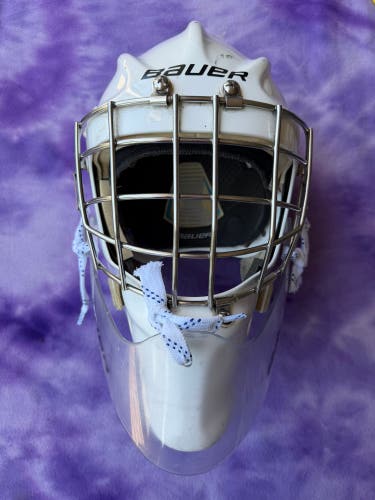 White Senior Bauer 950 Goalie Mask (Used)